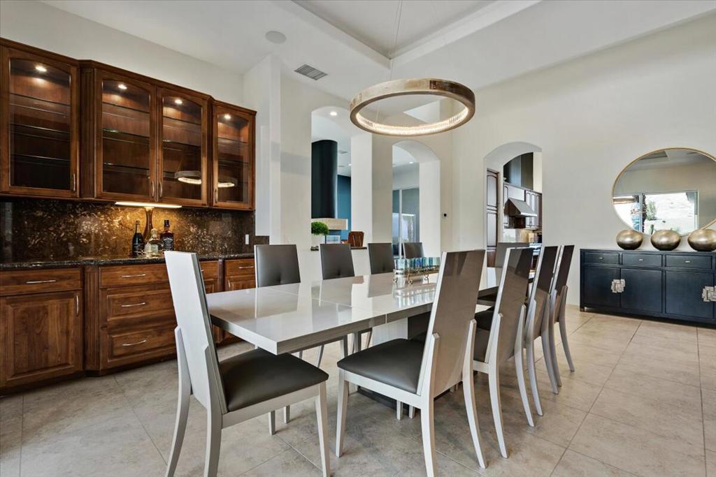 28225 Via Las Palmas