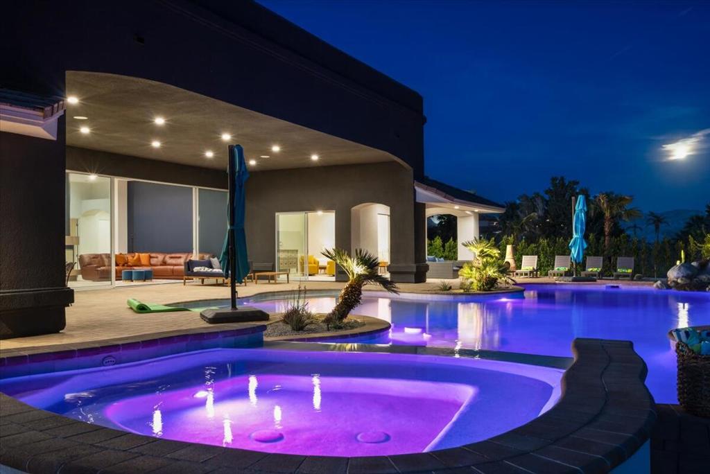 28225 Via Las Palmas