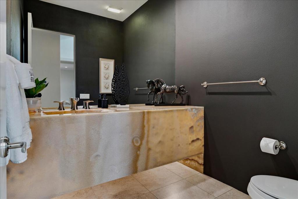 28225 Via Las Palmas