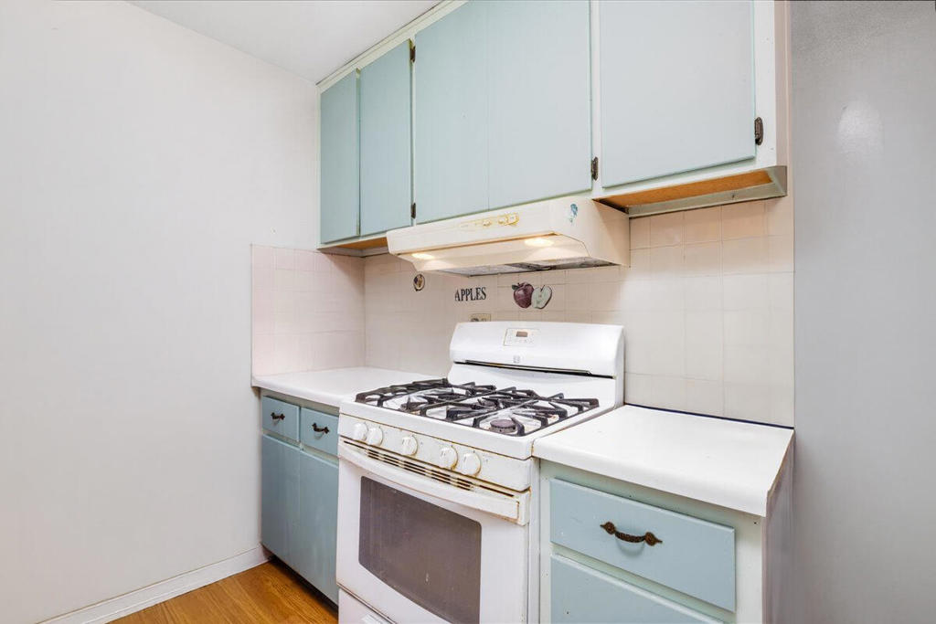 249 & 255 W 6th Street