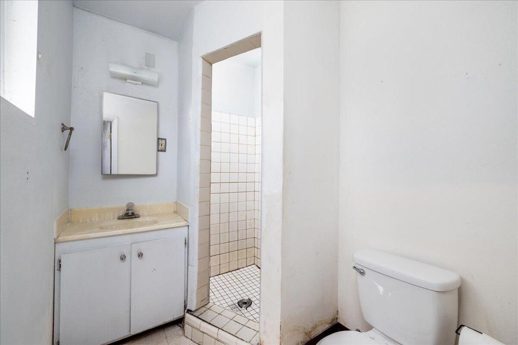 249 & 255 W 6th Street