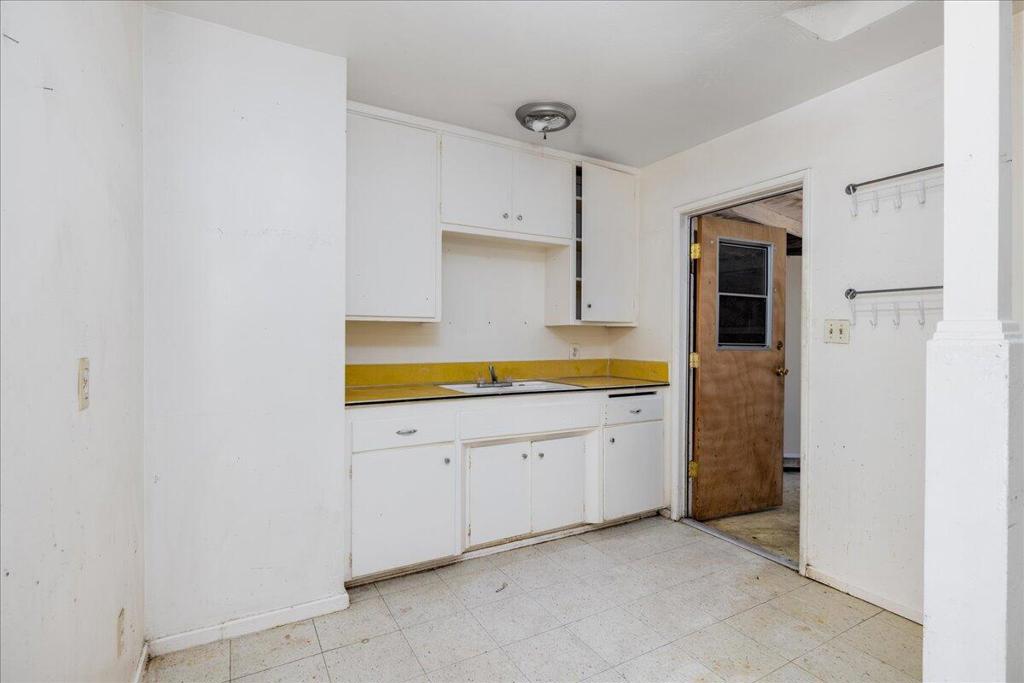 249 & 255 W 6th Street