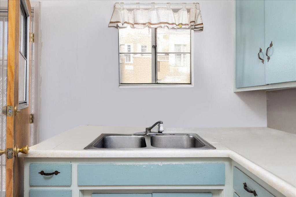 249 & 255 W 6th Street