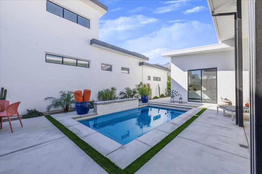 151 Holliday Way