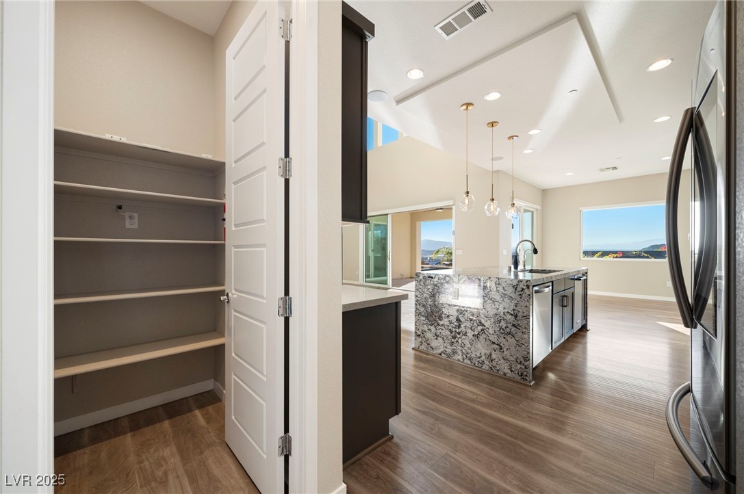 19 Hilltop Crest Street