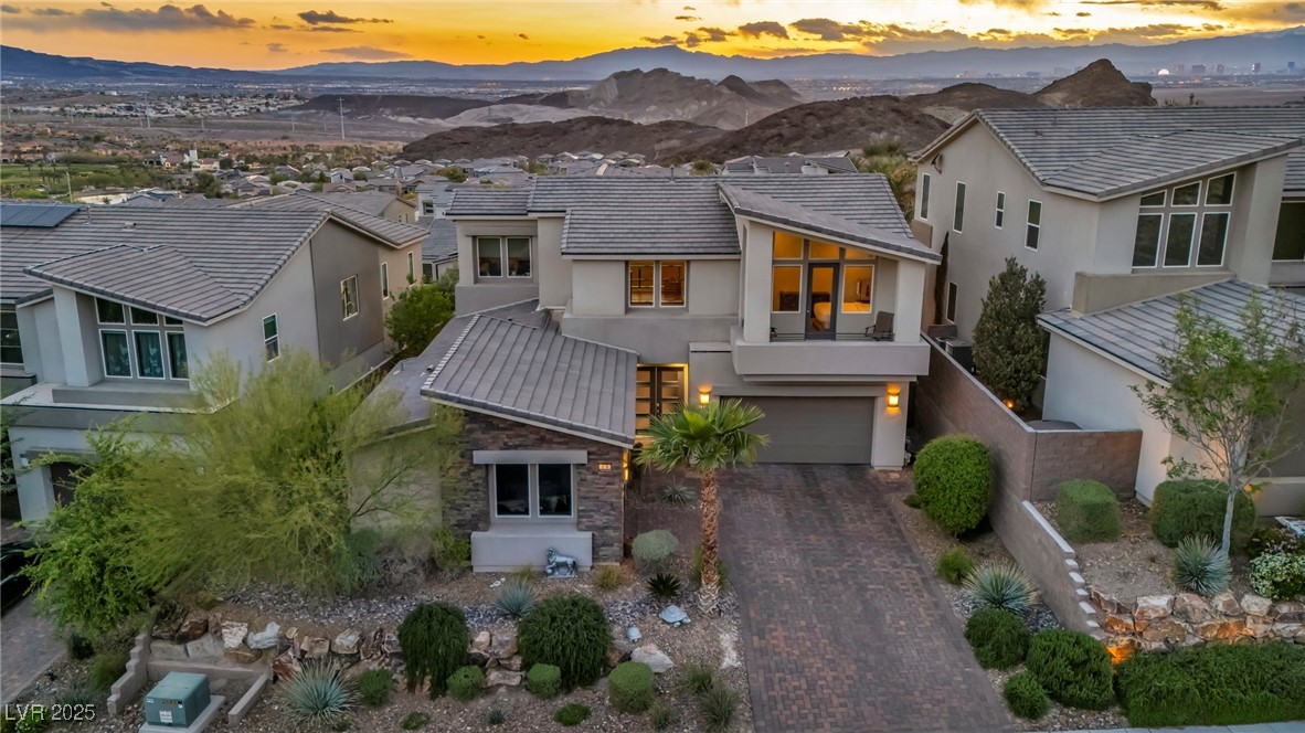 19 Hilltop Crest Street