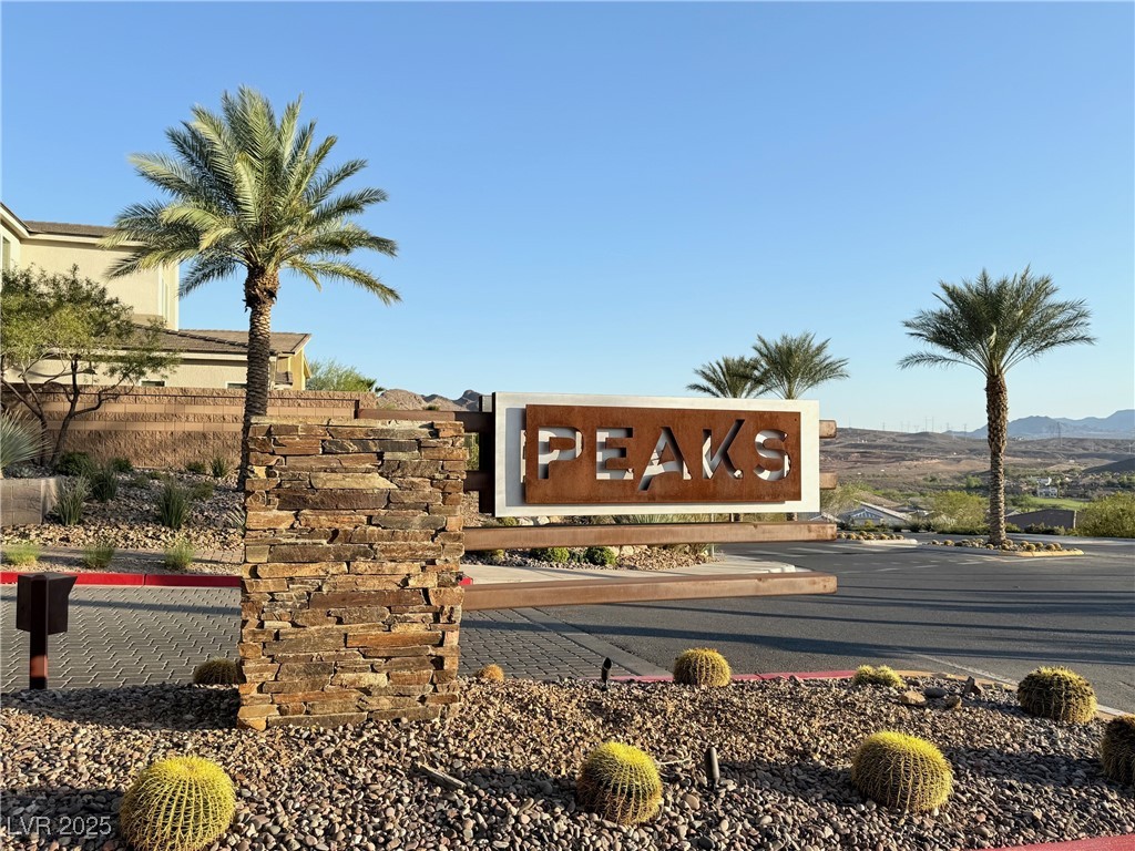 19 Hilltop Crest Street