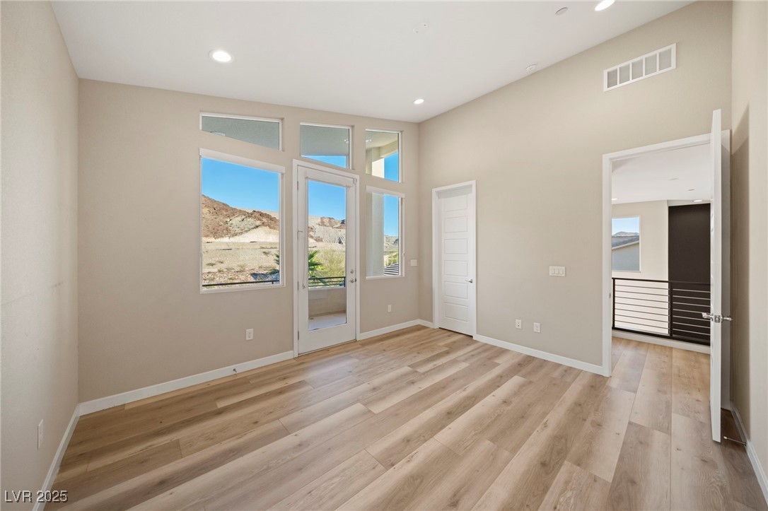 19 Hilltop Crest Street