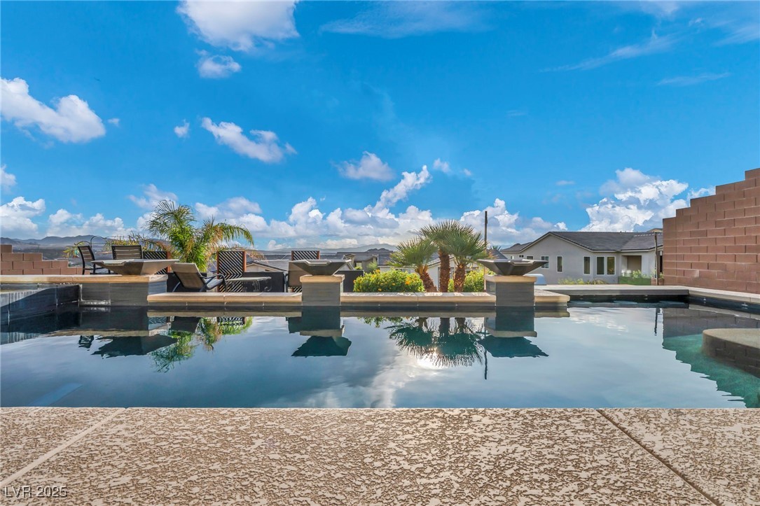 19 Hilltop Crest Street