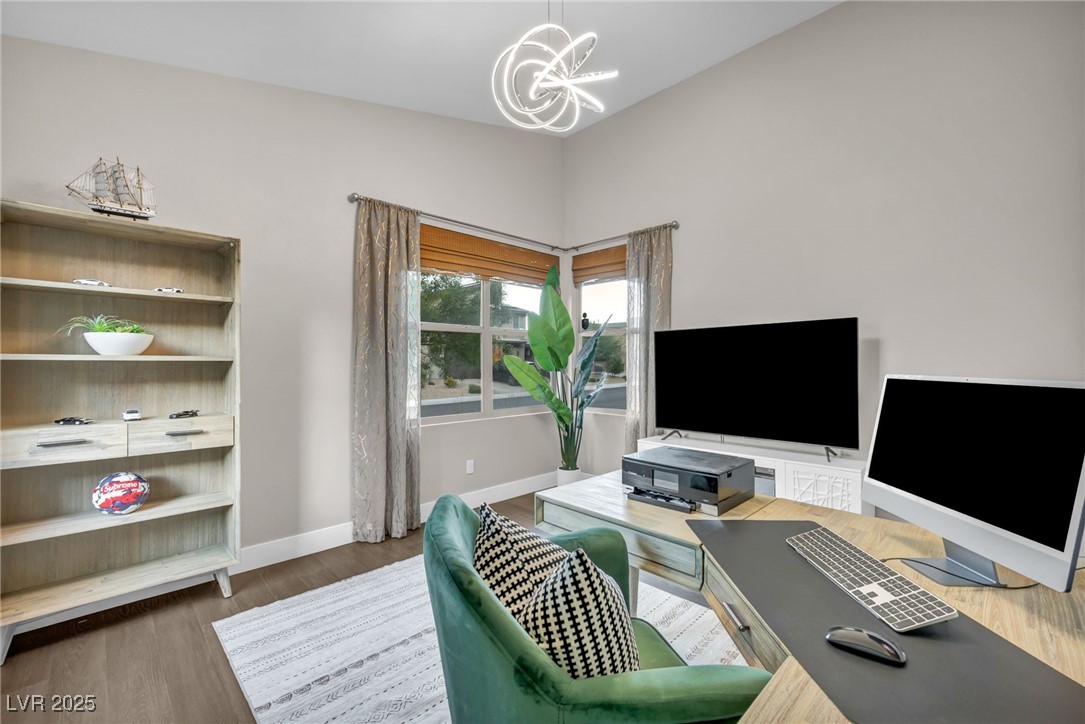 9743 Starlight Ridge Avenue