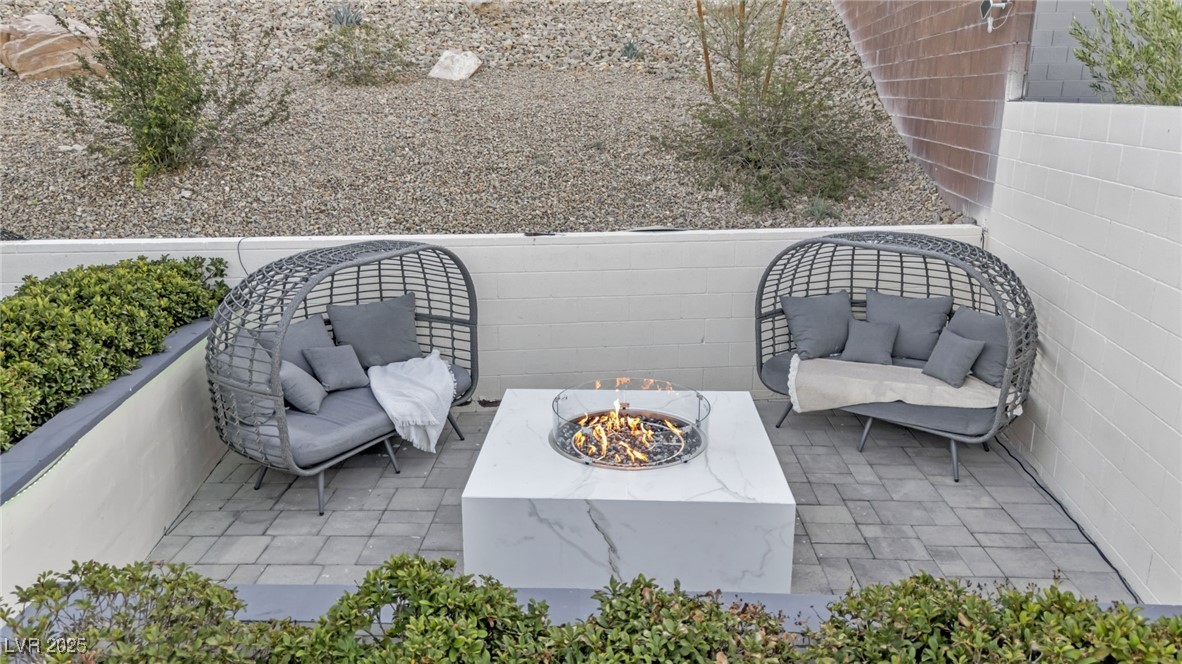 9743 Starlight Ridge Avenue