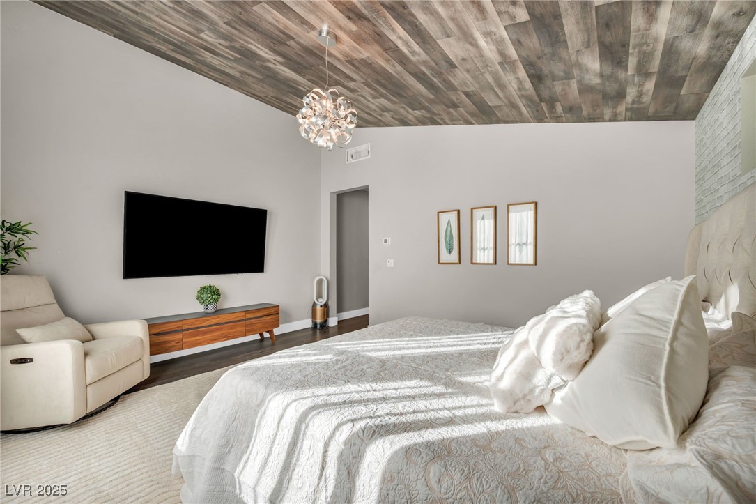 9743 Starlight Ridge Avenue