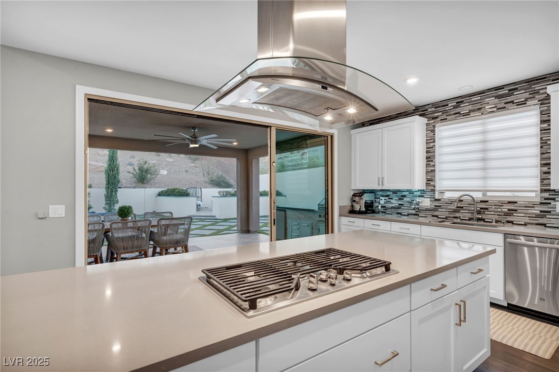 9743 Starlight Ridge Avenue