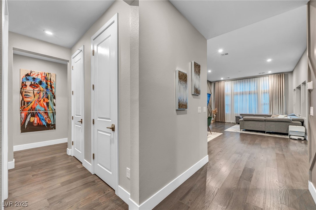 9743 Starlight Ridge Avenue