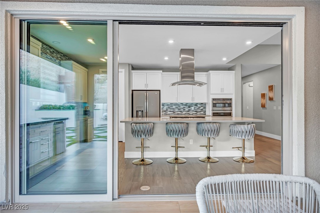 9743 Starlight Ridge Avenue