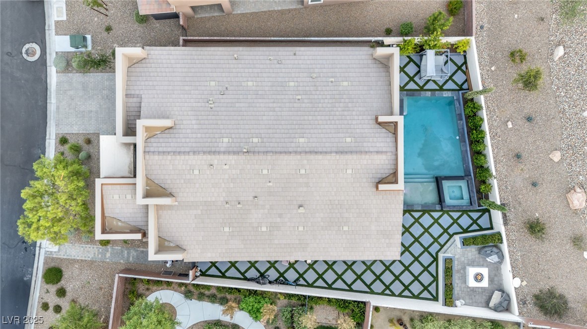 9743 Starlight Ridge Avenue