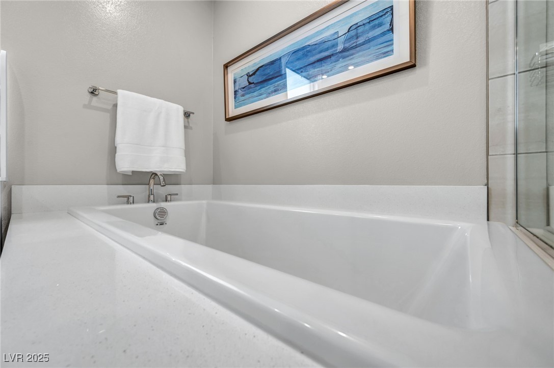 9743 Starlight Ridge Avenue