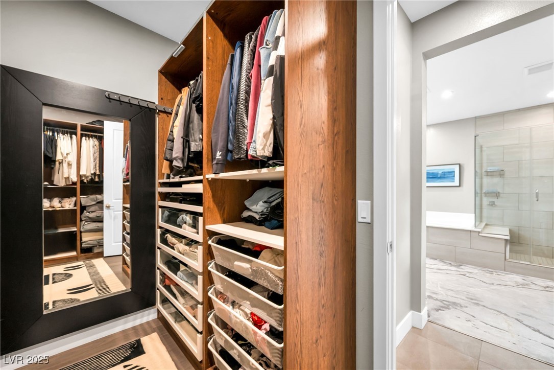 9743 Starlight Ridge Avenue