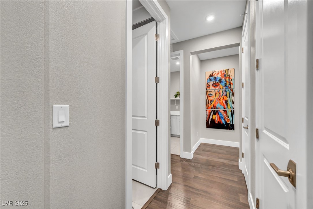 9743 Starlight Ridge Avenue