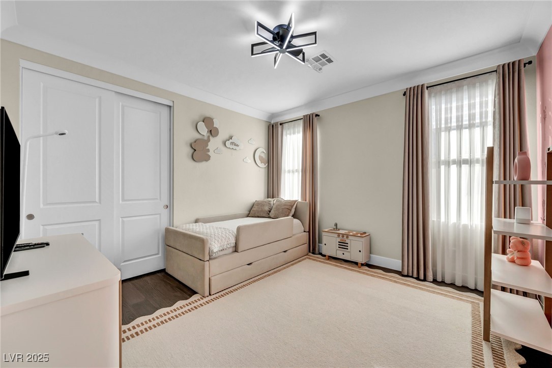 9743 Starlight Ridge Avenue