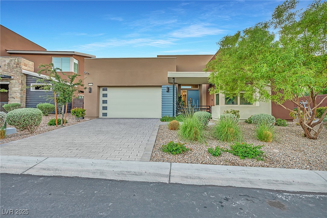 9743 Starlight Ridge Avenue