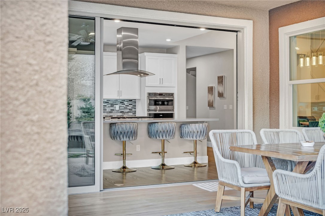 9743 Starlight Ridge Avenue