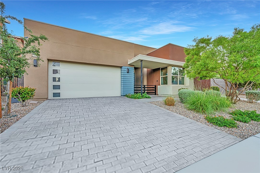 9743 Starlight Ridge Avenue