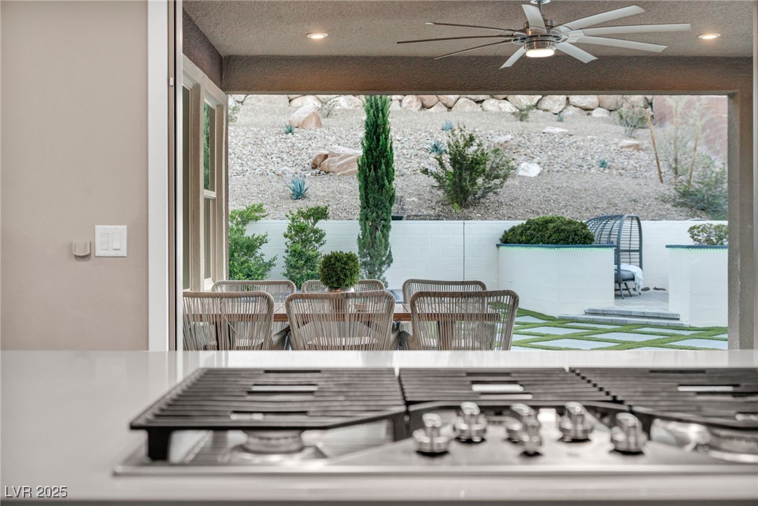 9743 Starlight Ridge Avenue