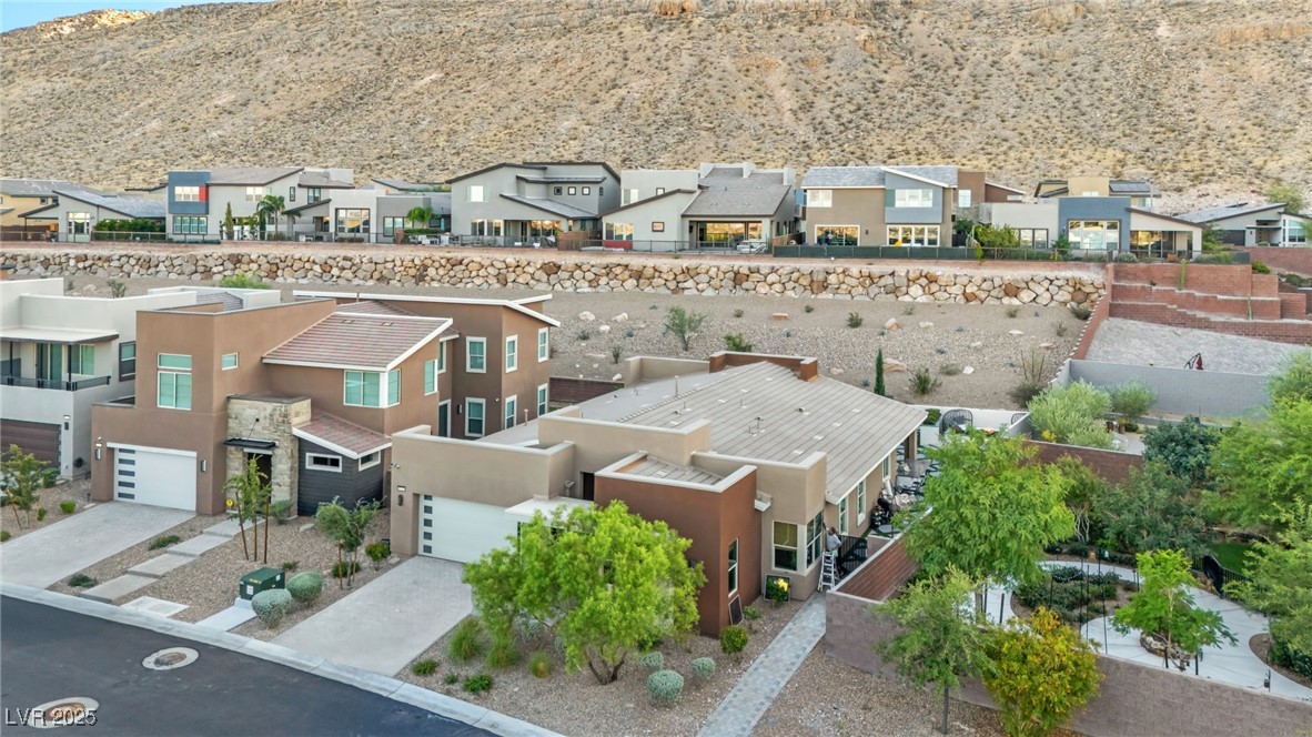 9743 Starlight Ridge Avenue