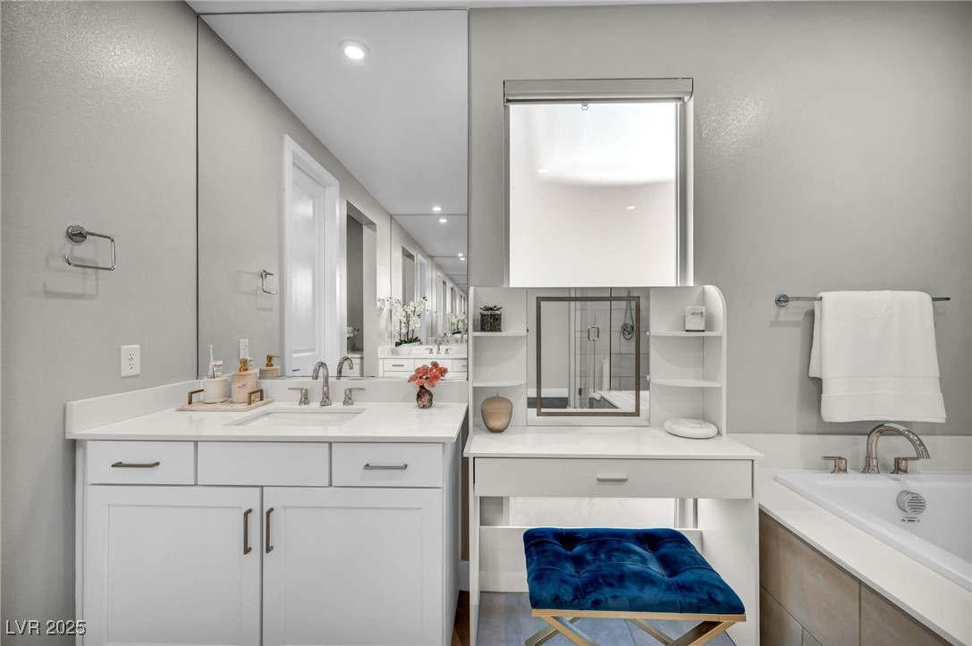 9743 Starlight Ridge Avenue