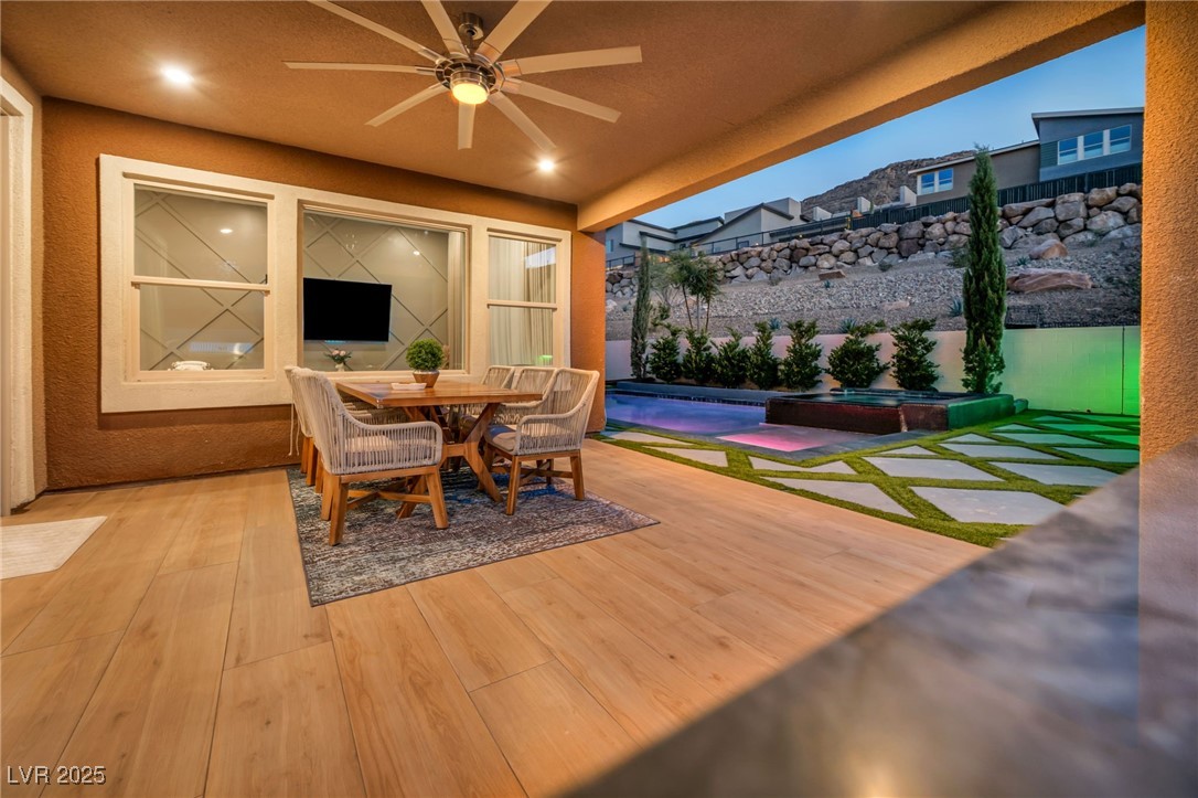 9743 Starlight Ridge Avenue