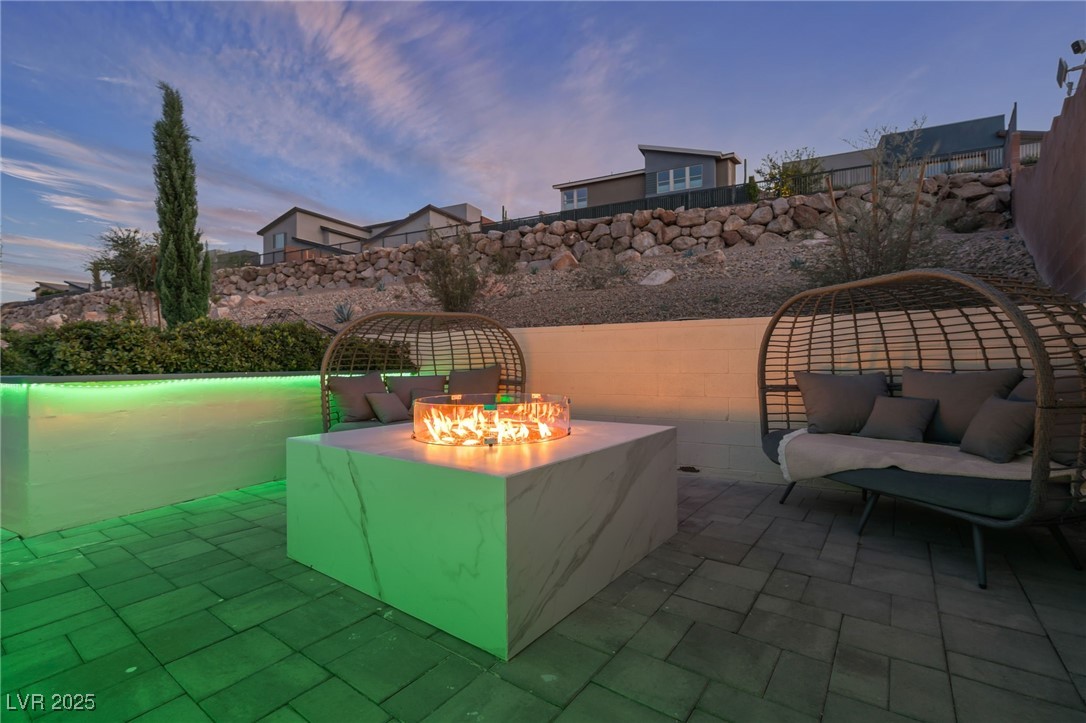 9743 Starlight Ridge Avenue