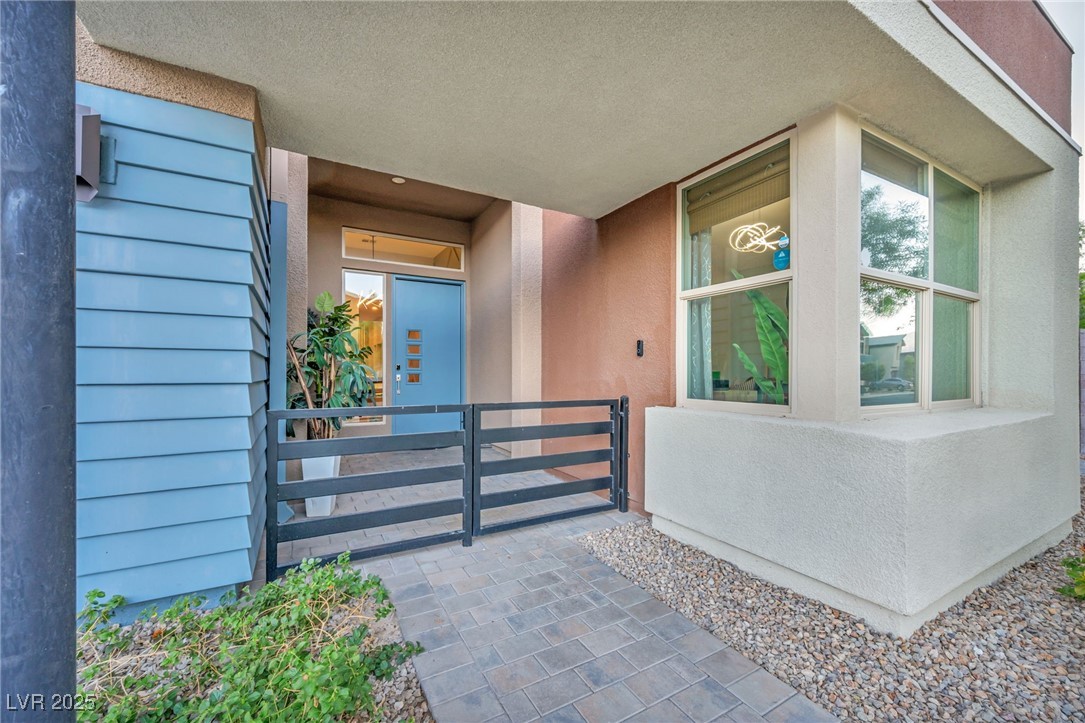 9743 Starlight Ridge Avenue