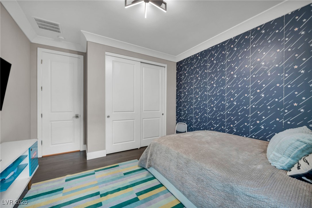 9743 Starlight Ridge Avenue