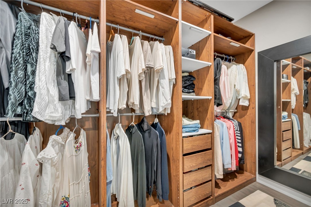 9743 Starlight Ridge Avenue