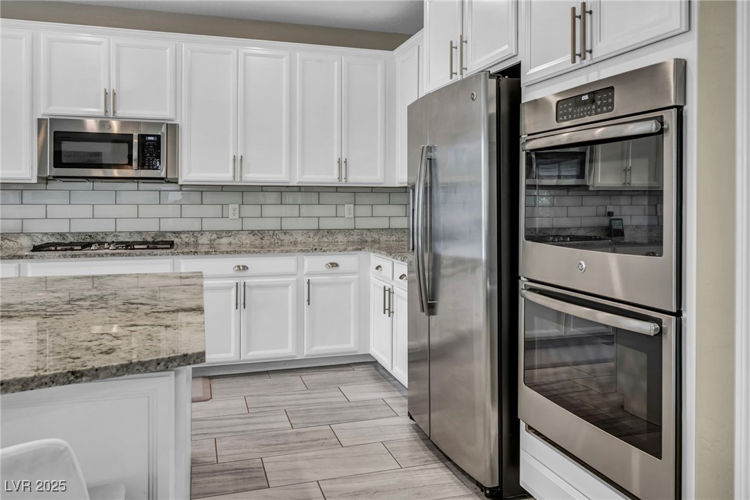 3195 Hazy Hills Avenue