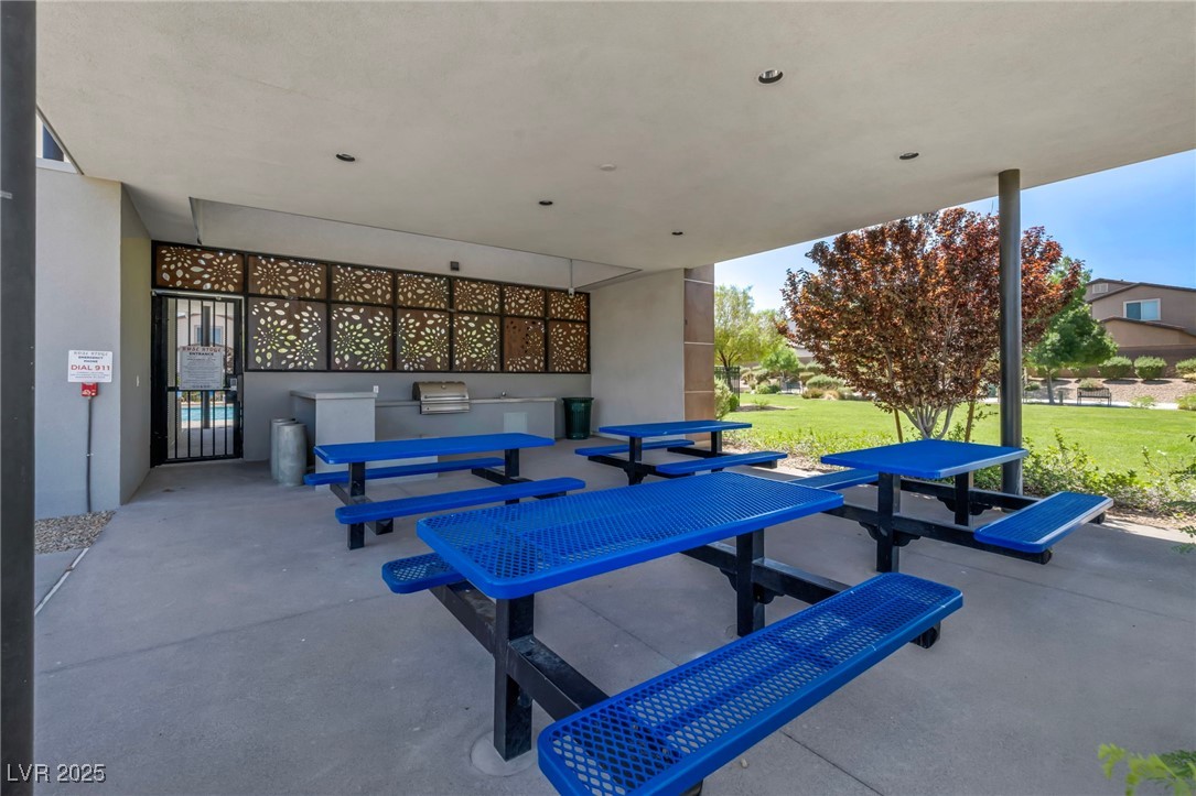 3195 Hazy Hills Avenue