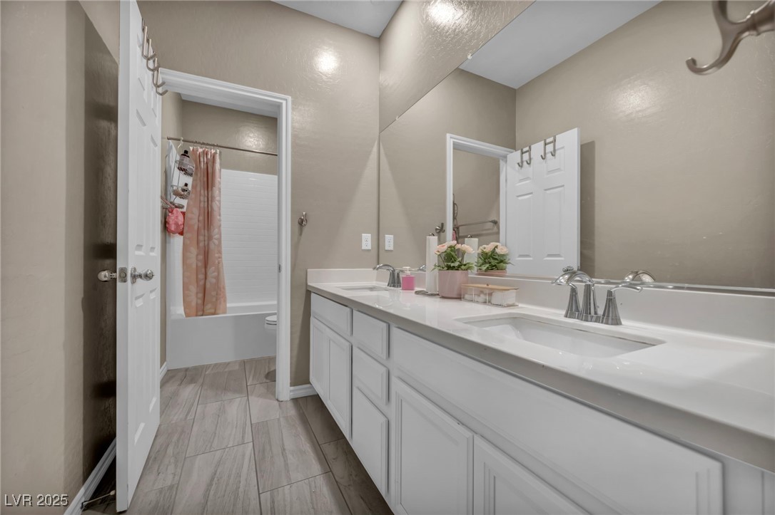 3195 Hazy Hills Avenue