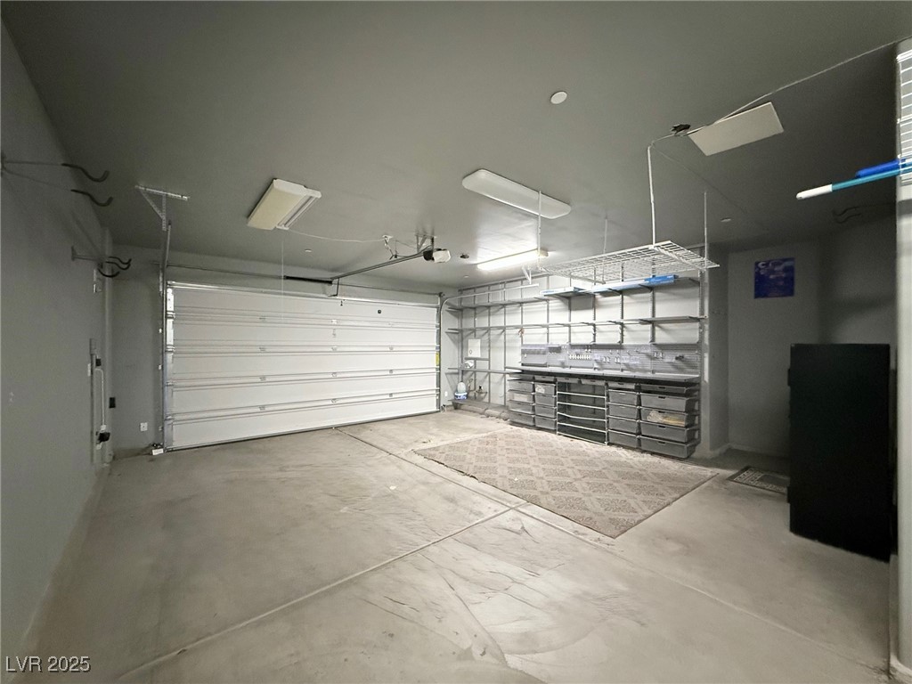 3195 Hazy Hills Avenue