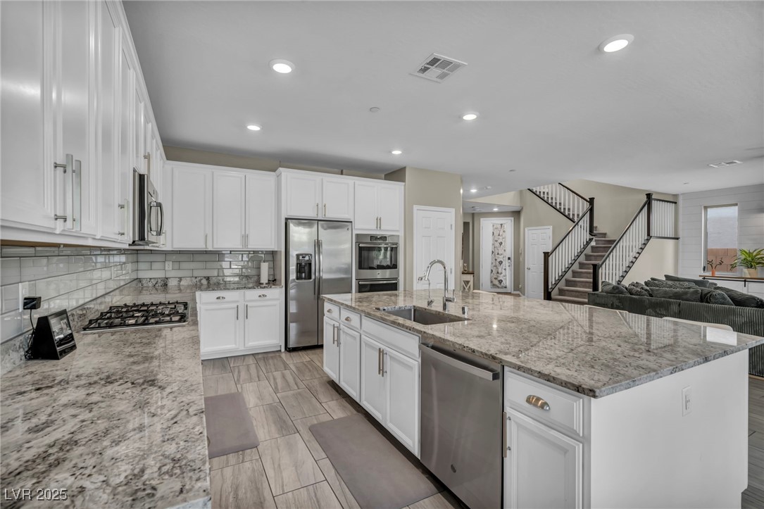 3195 Hazy Hills Avenue