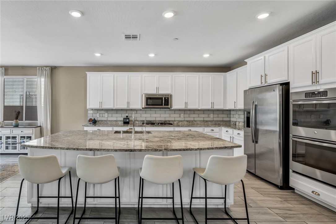 3195 Hazy Hills Avenue