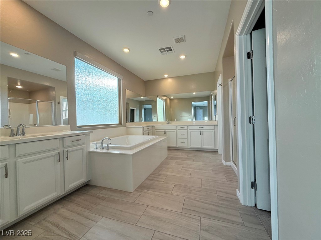 3195 Hazy Hills Avenue