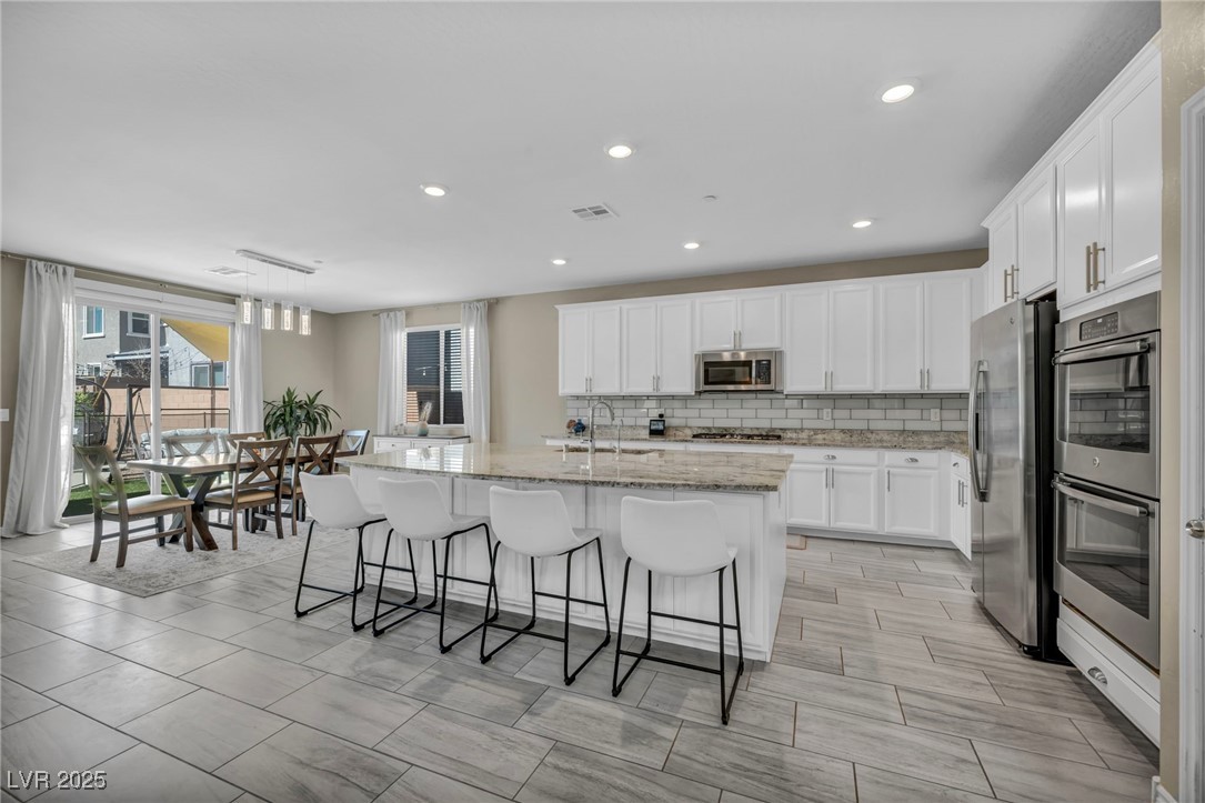 3195 Hazy Hills Avenue