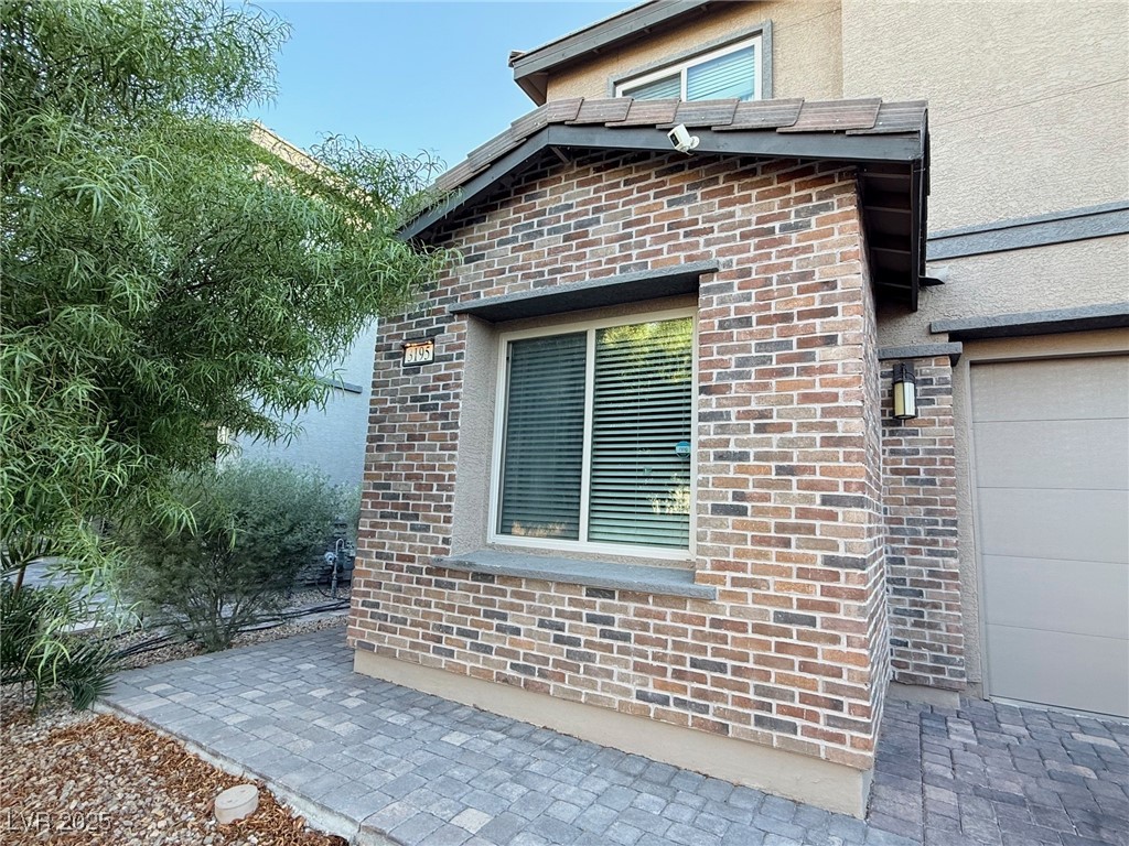 3195 Hazy Hills Avenue