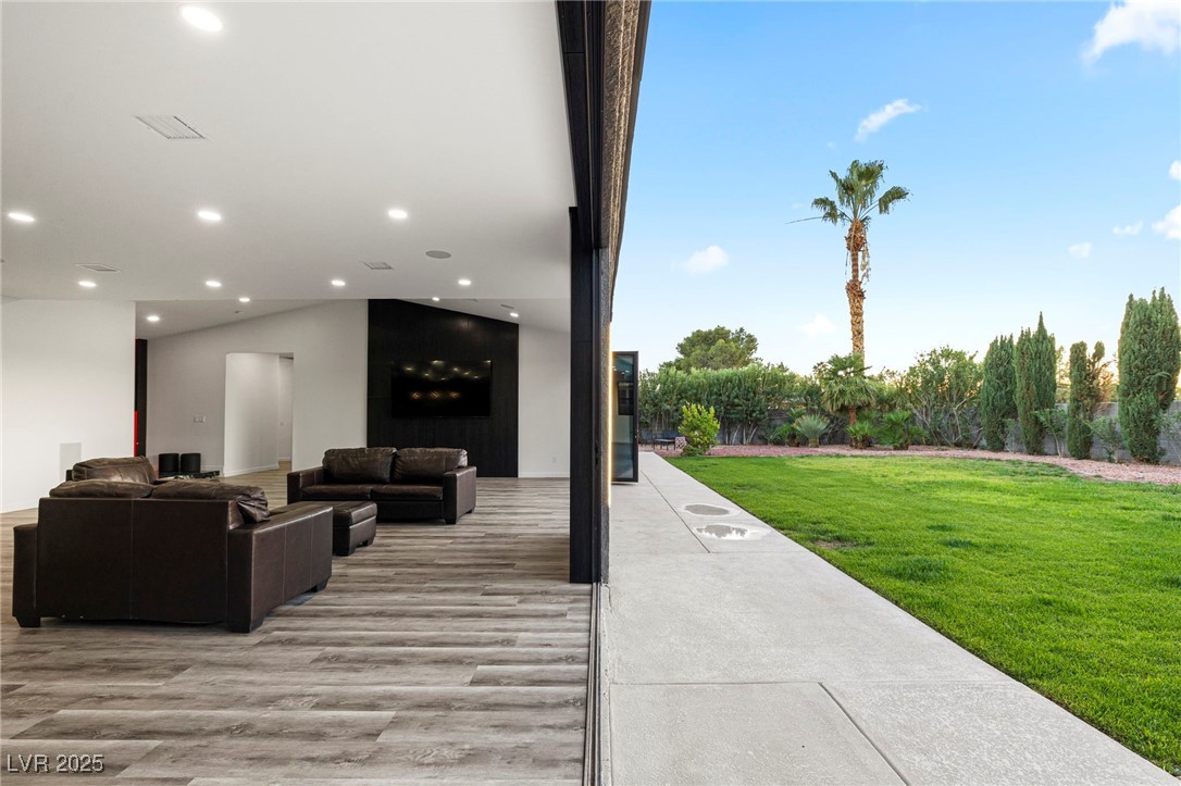 237 East Eldorado Lane