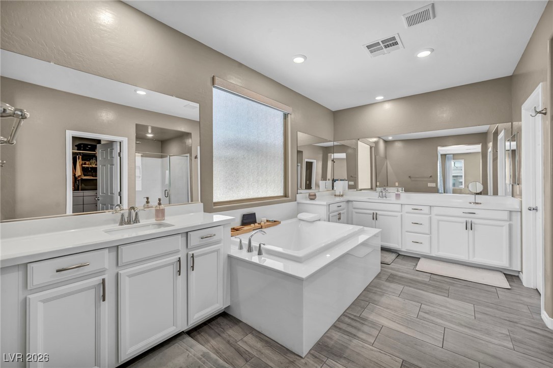 3195 Hazy Hills Avenue