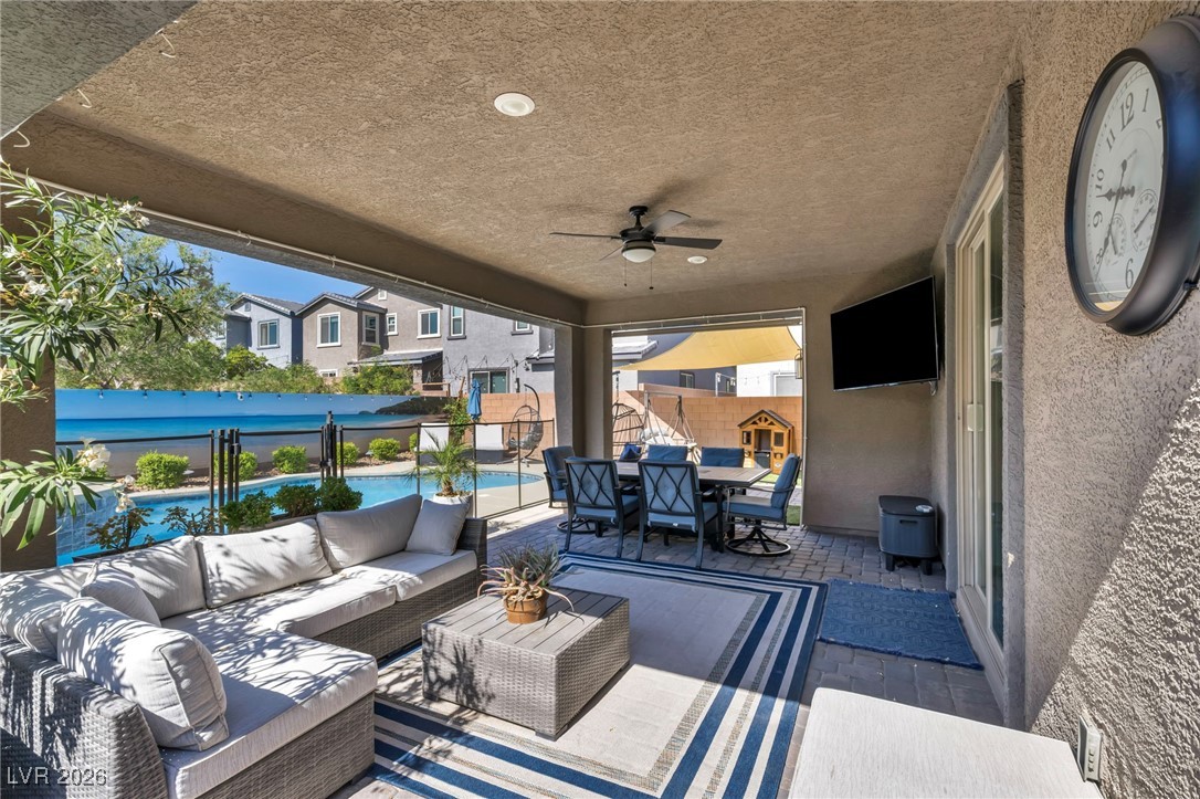 3195 Hazy Hills Avenue