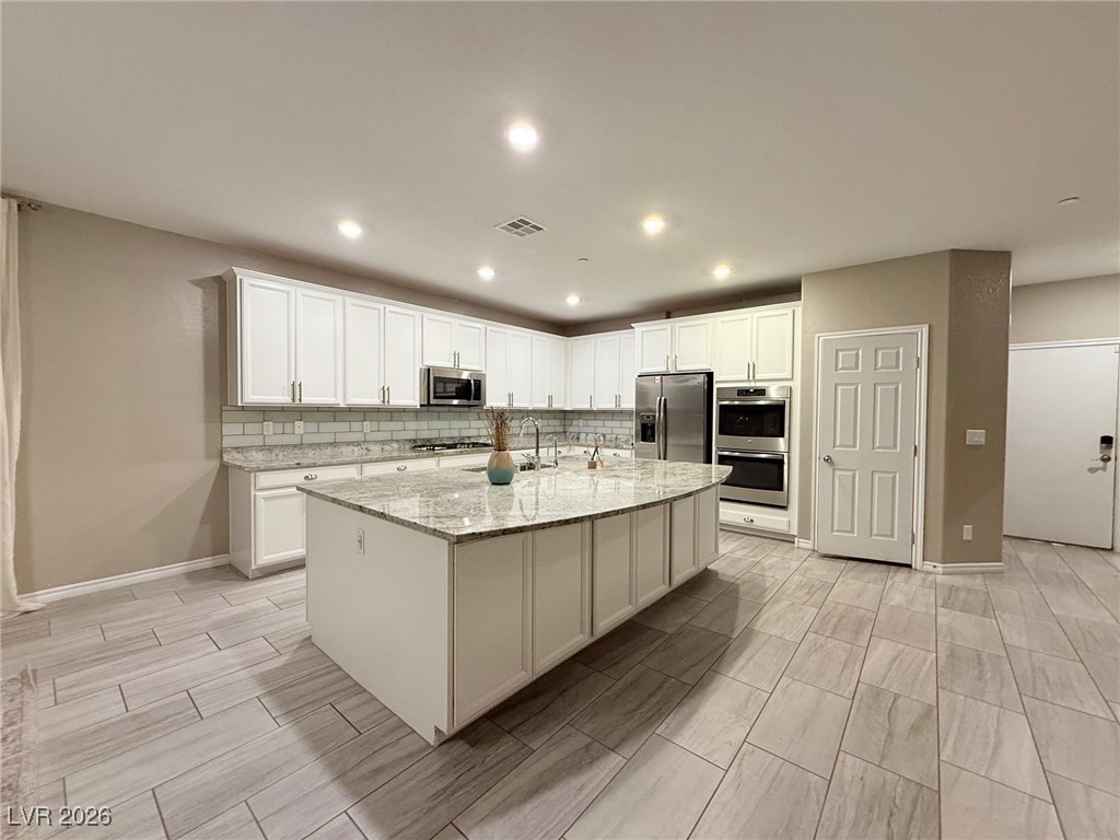 3195 Hazy Hills Avenue