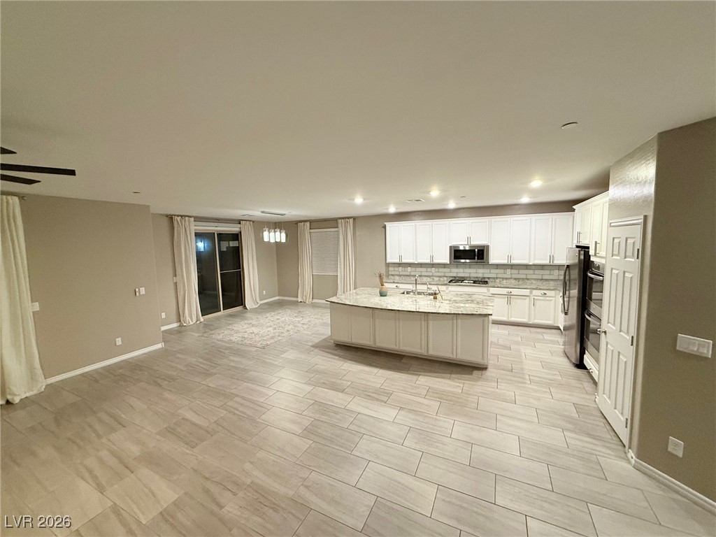 3195 Hazy Hills Avenue