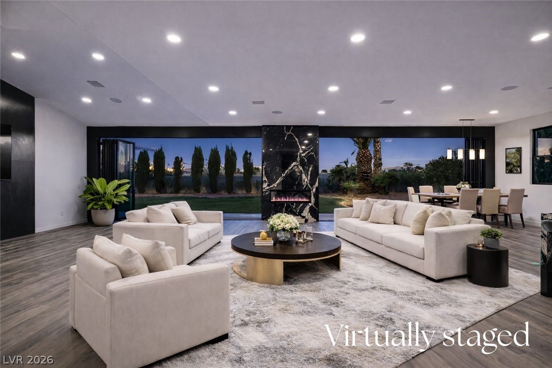 237 East Eldorado Lane